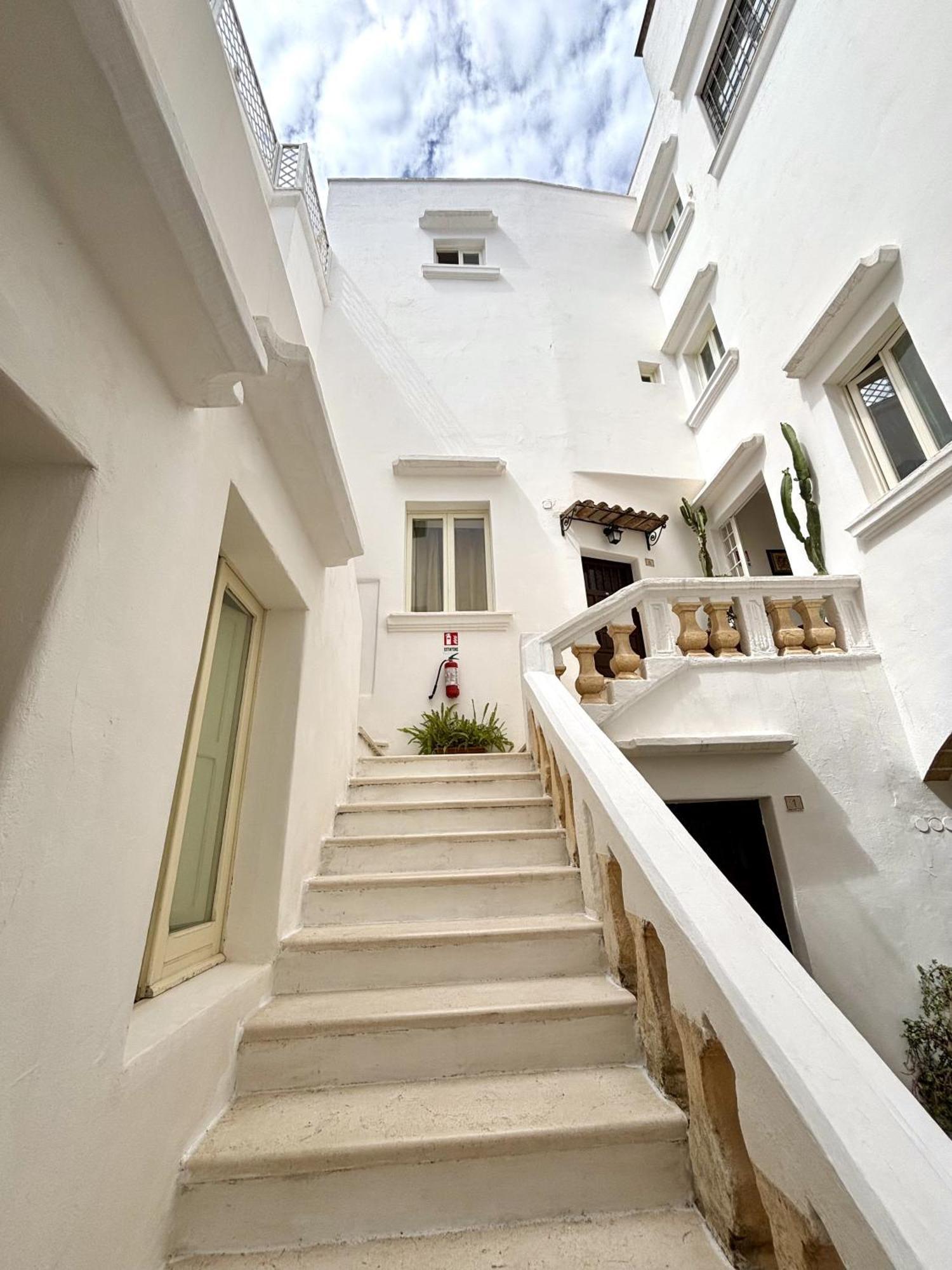 Kallistos Suites & Apartments Gallipoli Exterior photo